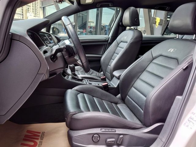 GOLF 280TSI RLine低里程 ACC跟車 盲點 液晶儀表 換檔撥片 CarPlay 倒車顯影 免鑰匙 摸門  第6張相片