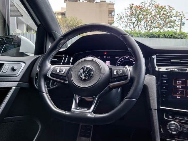 GOLF 280TSI RLine低里程 ACC跟車 盲點 液晶儀表 換檔撥片 CarPlay 倒車顯影 免鑰匙 摸門  第8張相片