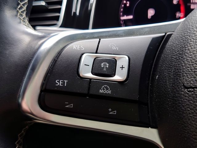 GOLF 280TSI RLine低里程 ACC跟車 盲點 液晶儀表 換檔撥片 CarPlay 倒車顯影 免鑰匙 摸門  第9張相片