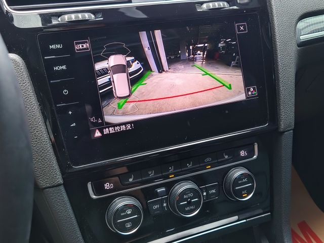 GOLF 280TSI RLine低里程 ACC跟車 盲點 液晶儀表 換檔撥片 CarPlay 倒車顯影 免鑰匙 摸門  第10張相片