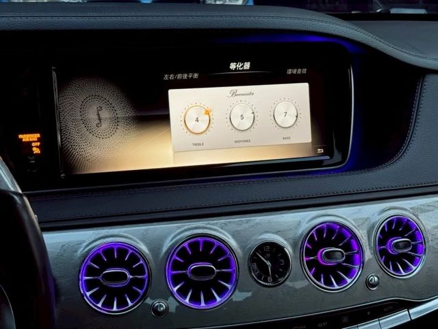S550 全車邁巴赫套件 柏林 氣壓懸吊 全景天窗 電吸門 電尾門 雙前記憶電熱通風座 液晶螢幕  第6張相片