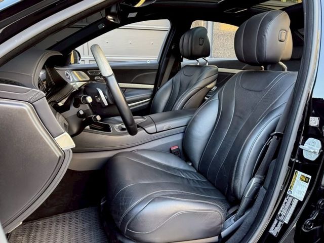 S550 全車邁巴赫套件 柏林 氣壓懸吊 全景天窗 電吸門 電尾門 雙前記憶電熱通風座 液晶螢幕  第9張相片