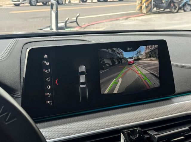 540i M Sport 原鈑件 HK音響/免鑰匙/天窗/吸門/電尾門/電動記憶椅/CarPlay  第7張相片