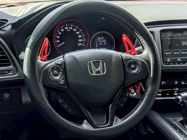 HR-V S版 LED頭燈/日行燈/6安全氣囊/免鑰摸門/換檔撥片/安卓機/恆溫空調/倒車顯影  第4張相片