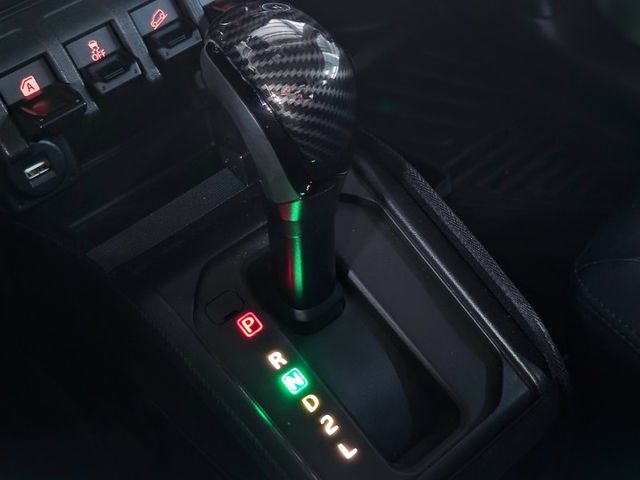 Jimny 1.5 原鈑件 超低里程 改裝品眾多  第15張相片