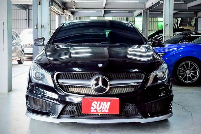 Cla45 AMG套件 快控方向盤 換檔撥片 定速巡航 倒車顯影 電動天窗 雙區恆溫 雙前電動記憶座椅 天窗  第3張相片