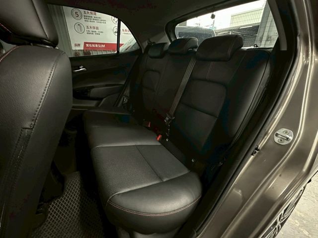 Picanto GT Line 摸門解鎖 定速系統 免鑰匙啟動 倒車顯影 倒車雷達 快控方向盤 胎壓警示 恆溫空調  第7張相片