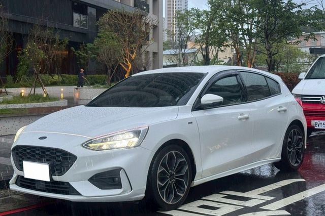 Focus ST-Line 摸門解鎖 跟車 定速 免鑰匙啟動 抬頭顯示 B&O音響 快控方向盤AppleCarPlay  第1張相片