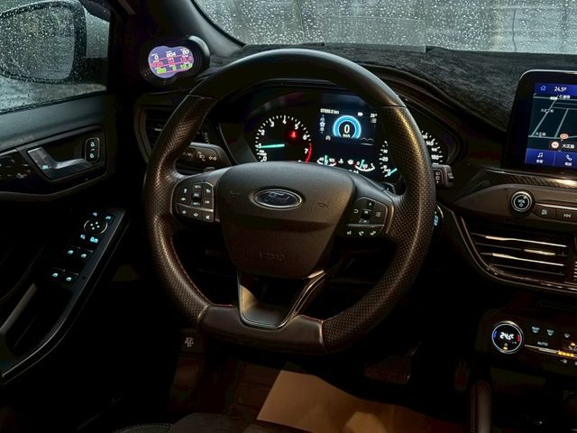 Focus ST-Line 摸門解鎖 跟車 定速 免鑰匙啟動 抬頭顯示 B&O音響 快控方向盤AppleCarPlay  第5張相片