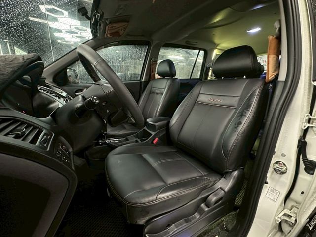 Zinger 旗艦＋型 盲點偵測 胎壓顯示 定速系統 倒車顯影 雷達 自動頭燈 數位儀表 恆溫空調 蜂鳴式倒車輔助  第6張相片