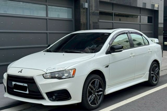 Lancer io 定速系統 安卓機 天窗 倒車顯影 倒車雷達  快控方向盤 恆溫空調 17寸鋁圈  第1張相片