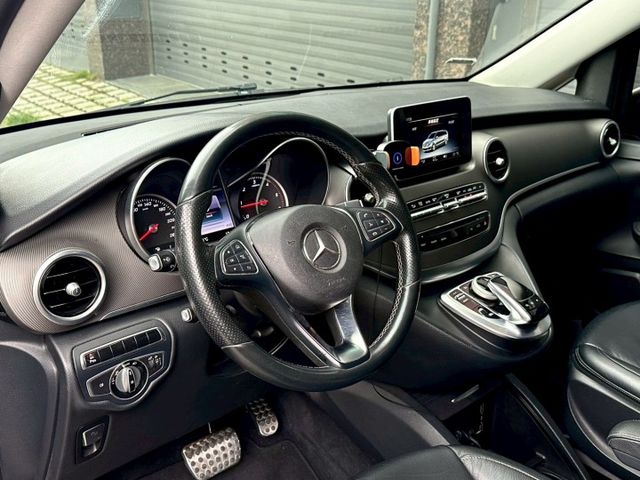 V250d 摸門解鎖 定速系統 快控方向盤 智慧頭燈 前後雷達偵測 雙前電動記憶加熱椅 分區恆溫 模式調節  電尾門  第8張相片