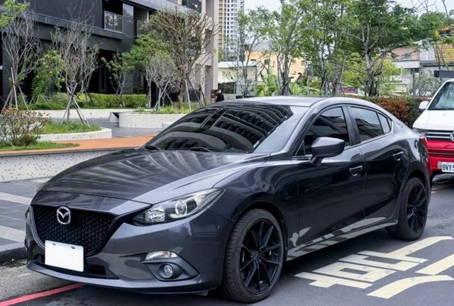 MAZDA3 尊榮版 原鈑件 6速手自排/6安全氣囊/方向盤快控/定速/恆溫/中控螢幕  第1張相片