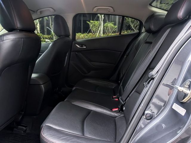 MAZDA3 尊榮版 原鈑件 6速手自排/6安全氣囊/方向盤快控/定速/恆溫/中控螢幕  第4張相片