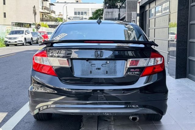 Civic 2.0S 原鈑件 HID頭燈/6氣囊/天窗/車身動態穩定/換檔撥片/駕駛電動椅  第4張相片