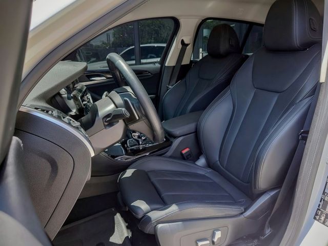 BMW X4 xDrive20i 總代理 原鈑件 5AU/環景/抬顯/HK音響/免鑰匙/摸門/換檔撥片/電尾門  第6張相片