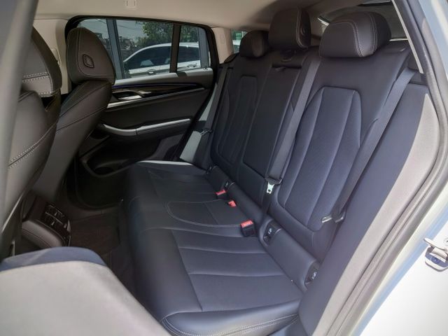 BMW X4 xDrive20i 總代理 原鈑件 5AU/環景/抬顯/HK音響/免鑰匙/摸門/換檔撥片/電尾門  第7張相片