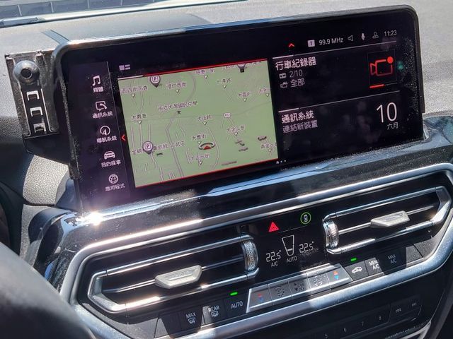 BMW X4 xDrive20i 總代理 原鈑件 5AU/環景/抬顯/HK音響/免鑰匙/摸門/換檔撥片/電尾門  第11張相片