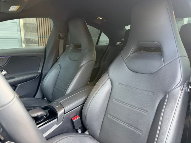 CLA200 原鈑件 低里程 賽車座椅/快撥換檔/數位儀表/定速/盲點/免鑰匙/摸門  第5張相片