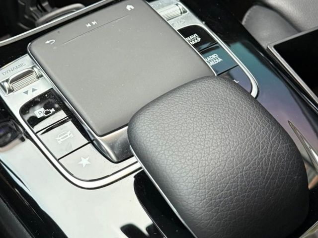 CLA200 原鈑件 低里程 賽車座椅/快撥換檔/數位儀表/定速/盲點/免鑰匙/摸門  第9張相片