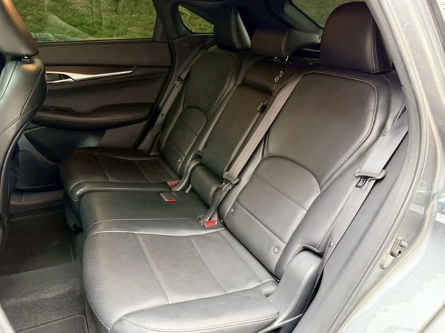 QX55 旗艦 搭載2.0L VC-Turbo引擎 融合轎跑線條與豪華質感 外型動感 內裝精緻 兼具性能與時尚品味  第7張相片