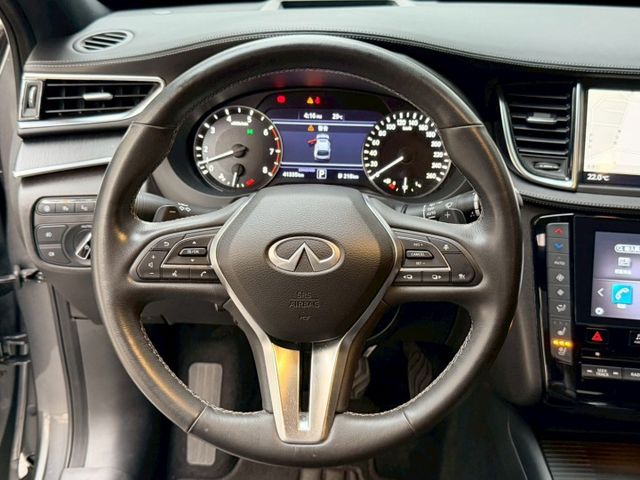 QX55 旗艦 搭載2.0L VC-Turbo引擎 融合轎跑線條與豪華質感 外型動感 內裝精緻 兼具性能與時尚品味  第8張相片