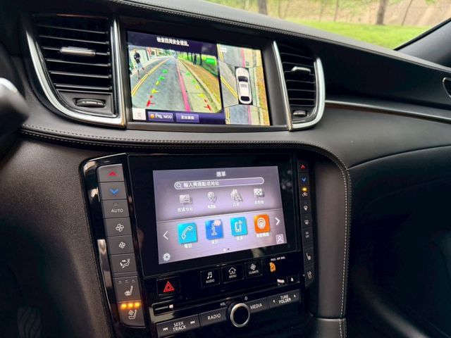 QX55 旗艦 搭載2.0L VC-Turbo引擎 融合轎跑線條與豪華質感 外型動感 內裝精緻 兼具性能與時尚品味  第12張相片