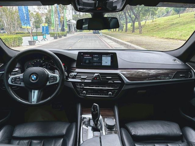 G30 540i MSport 5AT 抬顯 360環景 HK音響 天窗  第6張相片