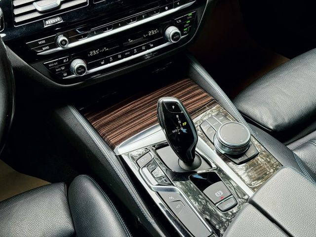 G30 540i MSport 5AT 抬顯 360環景 HK音響 天窗  第12張相片