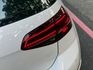 Golf R-line 具備運動化外觀套件與更紮實的底盤調校 兼顧性能與油耗 外型年輕俐落 操控靈活 兼顧生活的五門車款  第5張縮圖