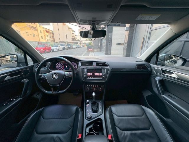 Tiguan 330Tsi 扎實的底盤配上穩定操控 空間實用且乘坐舒適 是兼顧家庭日常使用與長途出遊需求好選擇  第5張相片