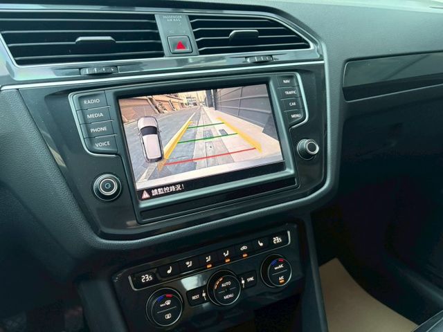 Tiguan 330Tsi 扎實的底盤配上穩定操控 空間實用且乘坐舒適 是兼顧家庭日常使用與長途出遊需求好選擇  第9張相片