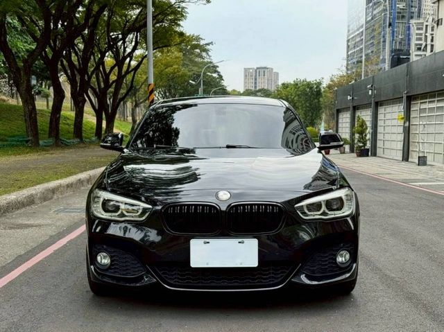 120i Sportline 操控靈活 動力輸出順暢 地盤扎實穩定 車神尺碼適中 兼顧日常實用與駕馭快感 年輕族群所愛  第3張相片