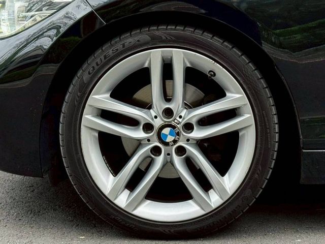 120i Sportline 操控靈活 動力輸出順暢 地盤扎實穩定 車神尺碼適中 兼顧日常實用與駕馭快感 年輕族群所愛  第5張相片