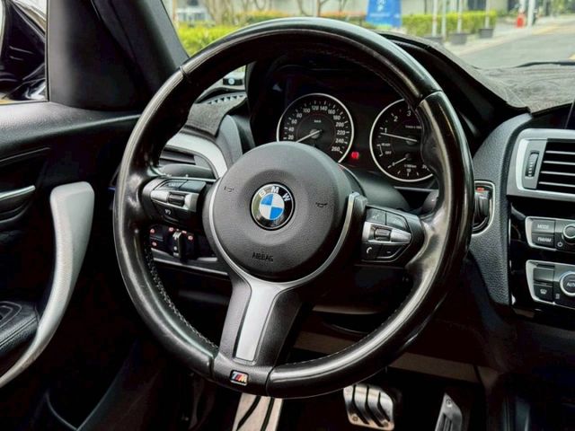 120i Sportline 操控靈活 動力輸出順暢 地盤扎實穩定 車神尺碼適中 兼顧日常實用與駕馭快感 年輕族群所愛  第9張相片