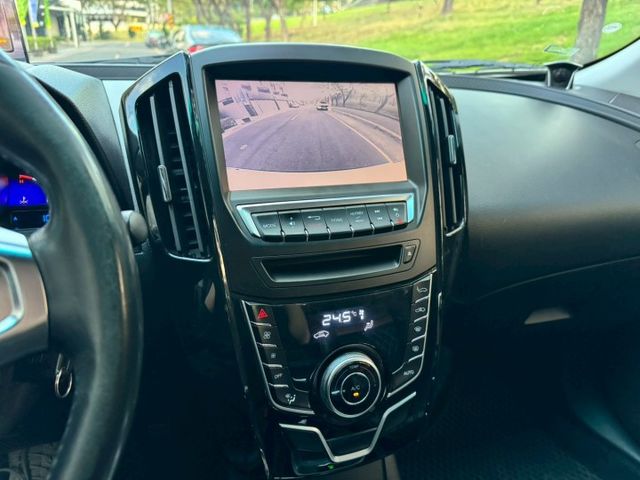 U6 turbo 魅力版 外型動感 空間實用 搭載渦輪引擎動力充足 配備豐富 科技感十足 是性價比極高的國產休旅車  第11張相片