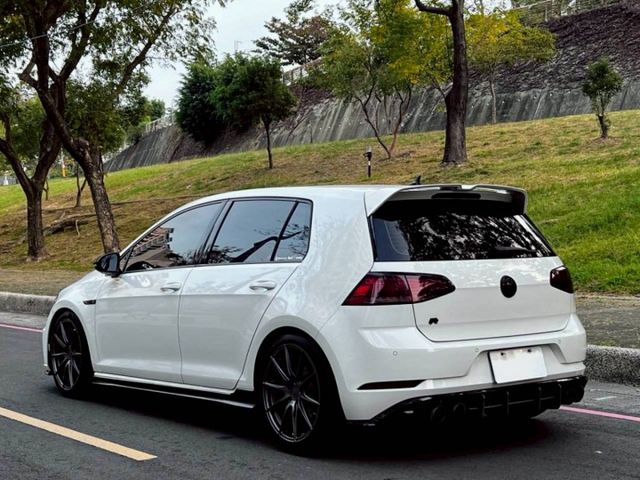 Golf 280tsi 原鈑件 動力順暢油耗經濟 內裝精緻科技感強 駕馭舒適 操控穩健 兼具日常舒適與駕馭樂趣的選擇  第2張相片
