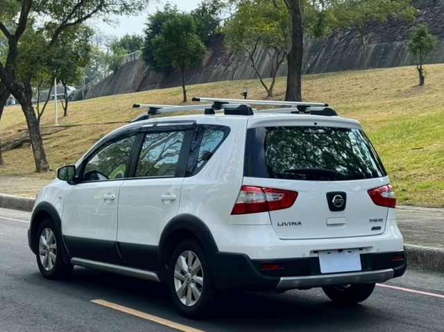 LIVINA 1.6 行家版 原鈑件 車況正常 無待修 配備升級 安卓機 倒車顯影 車頂行李架  第2張相片