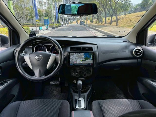 LIVINA 1.6 行家版 原鈑件 車況正常 無待修 配備升級 安卓機 倒車顯影 車頂行李架  第5張相片