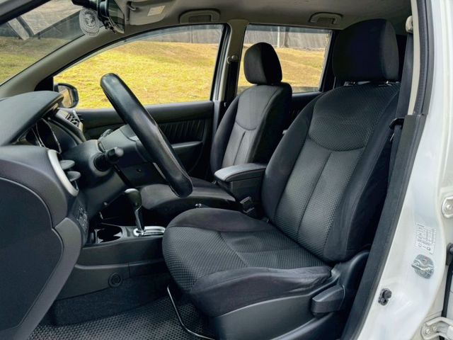 LIVINA 1.6 行家版 原鈑件 車況正常 無待修 配備升級 安卓機 倒車顯影 車頂行李架  第6張相片