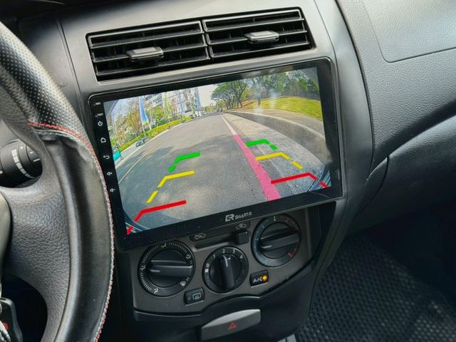 LIVINA 1.6 行家版 原鈑件 車況正常 無待修 配備升級 安卓機 倒車顯影 車頂行李架  第9張相片