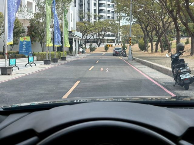 Mazda 3 5D 20S Signature 原鈑件 動力順暢省油兼顧操控 魂動設計線條俐落質感佳 配備安全齊全  第11張相片