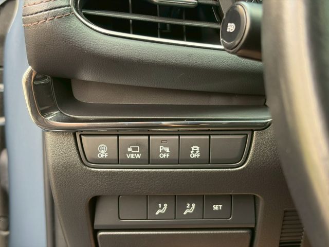 Mazda 3 5D 20S Signature 原鈑件 動力順暢省油兼顧操控 魂動設計線條俐落質感佳 配備安全齊全  第13張相片