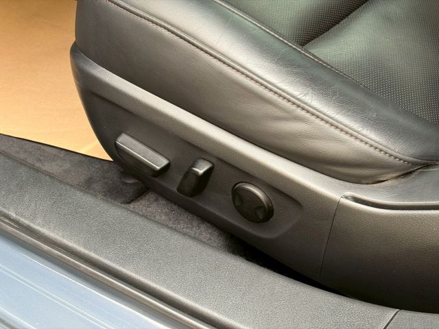 Mazda 3 5D 20S Signature 原鈑件 動力順暢省油兼顧操控 魂動設計線條俐落質感佳 配備安全齊全  第14張相片