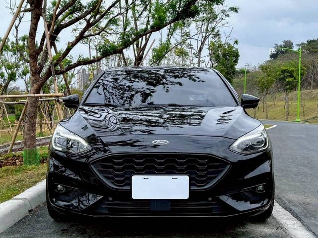 Focus STLine Lommel 車身俐落線條與操控出色 配備齊全 動力順暢 兼顧質感與樂趣的掀背選擇  第3張相片