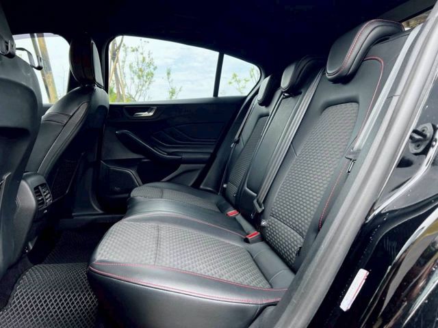 Focus STLine Lommel 車身俐落線條與操控出色 配備齊全 動力順暢 兼顧質感與樂趣的掀背選擇  第9張相片