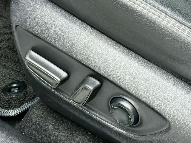 Rav4 汽油旗艦 原鈑件 擁有大器外型與寬敞車室 配備豐富 乘坐舒適 動力表現穩定成熟 無論家用或長途出遊都相當稱職  第13張相片