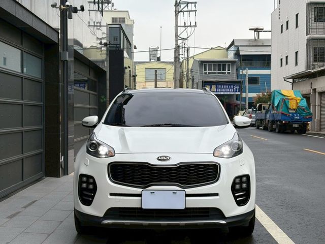 Sportage GT line 外型運動有型耐看 配備豐富一應俱全 空間實用性大 通勤代步與家人假日出遊的好選擇  第3張相片