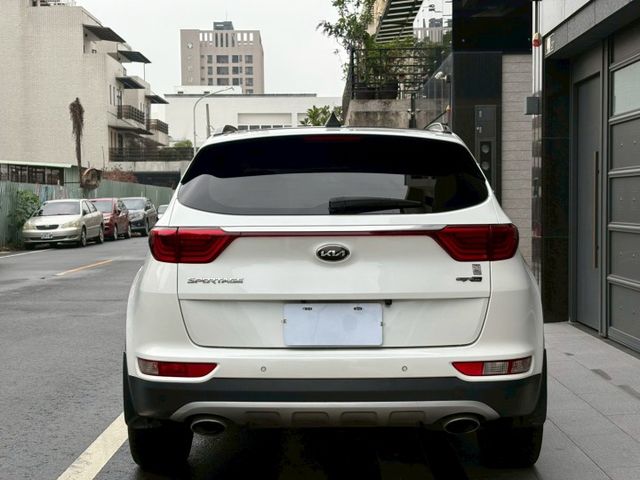 Sportage GT line 外型運動有型耐看 配備豐富一應俱全 空間實用性大 通勤代步與家人假日出遊的好選擇  第4張相片