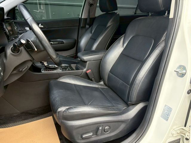 Sportage GT line 外型運動有型耐看 配備豐富一應俱全 空間實用性大 通勤代步與家人假日出遊的好選擇  第7張相片